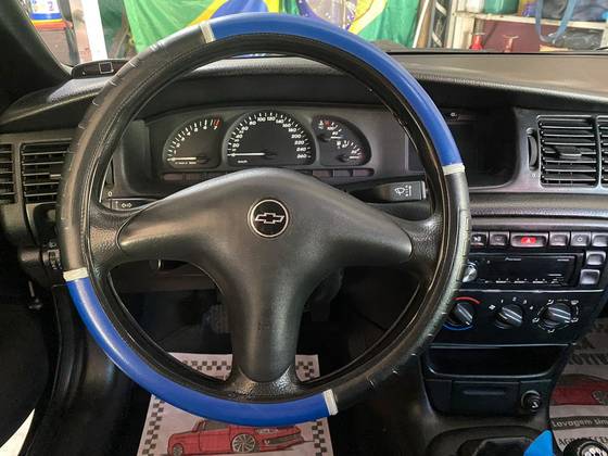 CHEVROLET VECTRA 2.2 MPFI GLS 8V GASOLINA 4P MANUAL